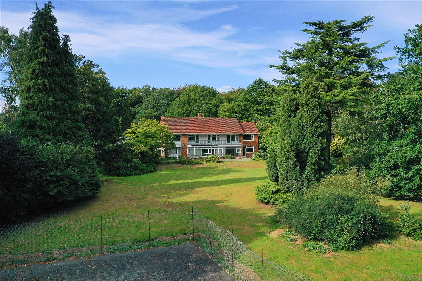 Hook End, Brentwood Keith Ashton Signature Home Keith Ashton